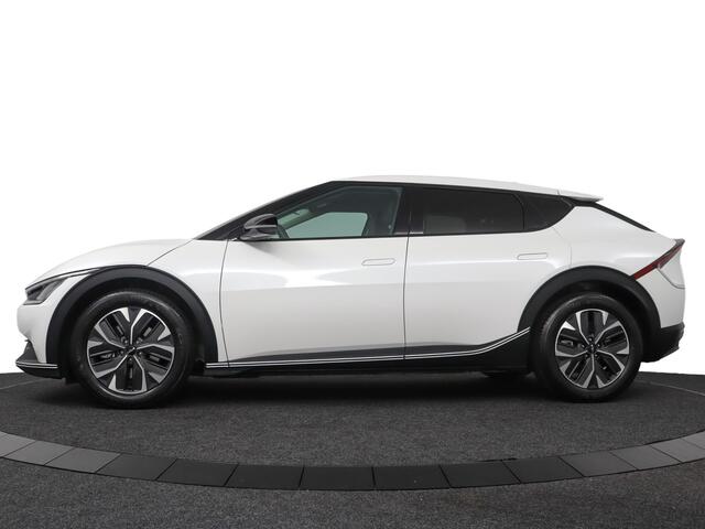 KIA EV6 Light Edition 58 kWh Automaat SOH 98,4% - Stoel-/ Stuurverwarming - Carplay/Android Auto - Camera - Fabrieksgarantie Tot 2031