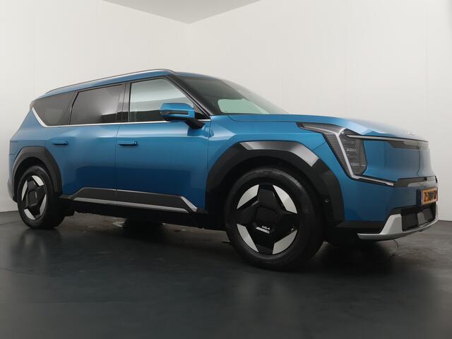 KIA EV9 Launch Edition 99.8 kWh - SOH 98,8% - Trekhaak - Adaptief Cruise Control - LED Verlichting - 7 Zitplaatsen - Massage stoelen - Fabrieksgarantie tot en met 29-05-2031