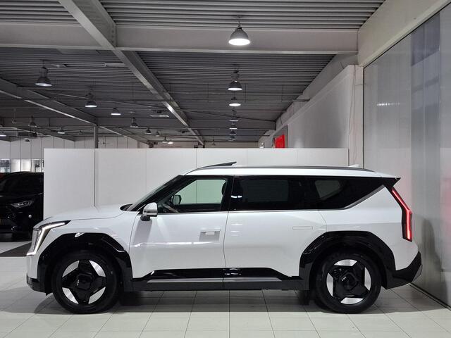 KIA EV9 Plus AWD 99.8 kWh Trekhaak, 2500 kilo trekgewicht, Schuif kanteldak, Stoel verkoeling, stoel verwarming.