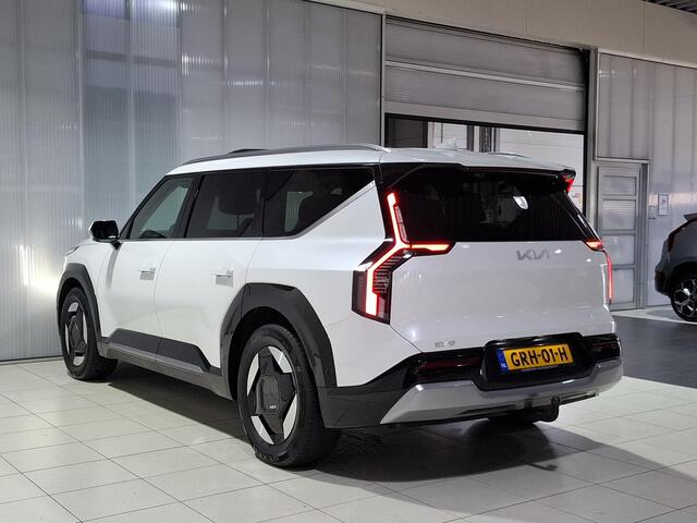 KIA EV9 Plus AWD 99.8 kWh Trekhaak, 2500 kilo trekgewicht, Schuif kanteldak, Stoel verkoeling, stoel verwarming.