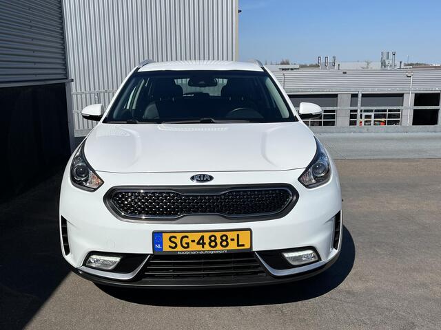 KIA Niro 1.6 GDi Hybrid DynamicLine Navigatie, Achteruitrijcamera, Cruise control, 1e eign. Nieuw geleverd en dealeronderhouden, parkeersensoren, Climate control