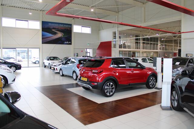 KIA Niro 1.6 GDi Hybrid DynamicPlusLine - Schuif/kanteldak - Adaptief Cruise Control - Stoel/Stuurverwarming - Parkeerhulp voor & achter - Navigatie - Fabrieksgarantie Tot 2031