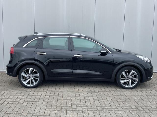 KIA Niro 1.6 GDi Hybrid First Edition Navigatie, Leder, 18"Lm, Climate Control, Cruise Control, Achteruitrijcamera