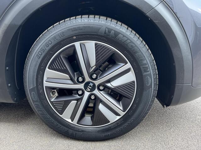 KIA Niro 1.6 GDi Hybrid DynamicLine Trekhaak, Navigatie, Achteruitrijcamera, Climate control, Parkeersensoren, Adaptieve cruise control, Dealeronderhouden