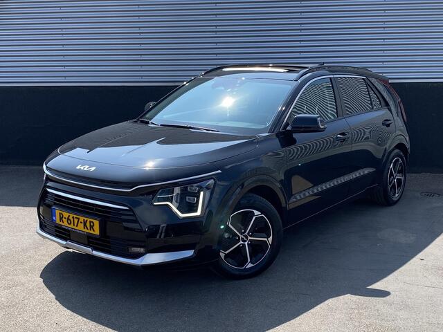 KIA Niro 1.6 GDi Hybrid DynamicPlusLine Schuif-/kanteldak, Dodehoekdetectie, HUD, Stoel- & Stuurwiel verwamd, Navigatie, Nieuw geleverd en dealeronderhouden, 1e eign. BTW-auto