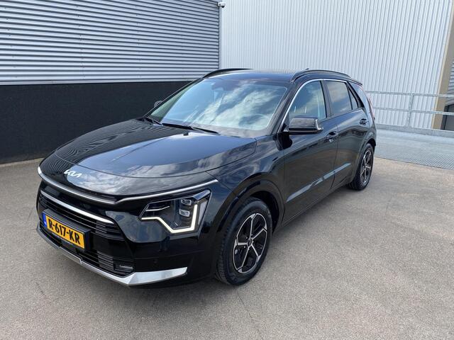 KIA Niro 1.6 GDi Hybrid DynamicPlusLine Schuif-/kanteldak, Dodehoekdetectie, HUD, Stoel- & Stuurwiel verwamd, Navigatie, Nieuw geleverd en dealeronderhouden, 1e eign. BTW-auto