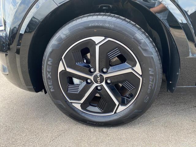 KIA Niro 1.6 GDi Hybrid DynamicPlusLine Schuif-/kanteldak, Dodehoekdetectie, HUD, Stoel- & Stuurwiel verwamd, Navigatie, Nieuw geleverd en dealeronderhouden, 1e eign. BTW-auto