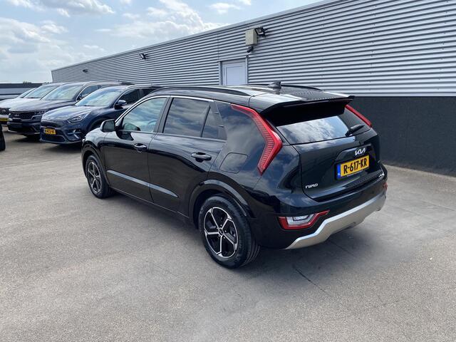 KIA Niro 1.6 GDi Hybrid DynamicPlusLine Schuif-/kanteldak, Dodehoekdetectie, HUD, Stoel- & Stuurwiel verwamd, Navigatie, Nieuw geleverd en dealeronderhouden, 1e eign. BTW-auto