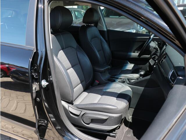 KIA Niro 1.6 GDi Hybrid DynamicLine I Navi I Trekhaak I Half-leder