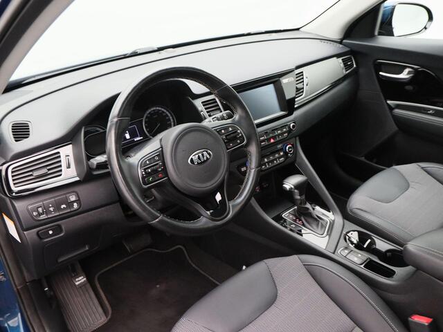 KIA Niro 1.6 GDi Hybrid Design Edition | Open Dak | Camera | Cruise Control | Stoel en Stuur Verwarming | Carplay | Climate Control | Privacy Glass | 18 Inch | 91.597 Km!!