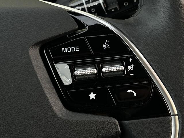 KIA Niro 1.6 GDi PHEV DynamicLine Automaat / 184 PK! / Navigatie Door Apple CarPlay/Android Auto / 1.300 KG Trekgewicht / Stoel- & Stuurverwarming / Adaptieve Cruise Control / Achteruitrijcamera / Parkeersensoren / Climate Control / Lichtmetalen Velgen / Passagier
