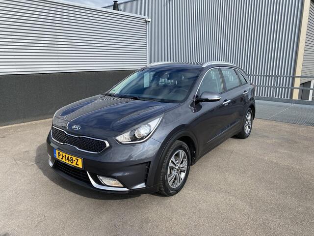 KIA Niro 1.6 GDi Hybrid First Edition Navigatie, Trekhaak, Nieuw geleverd en dealeronderhouden, parkeersensoren, achteruitrij camera, cruise control, Apple CarPlay/Android auto,