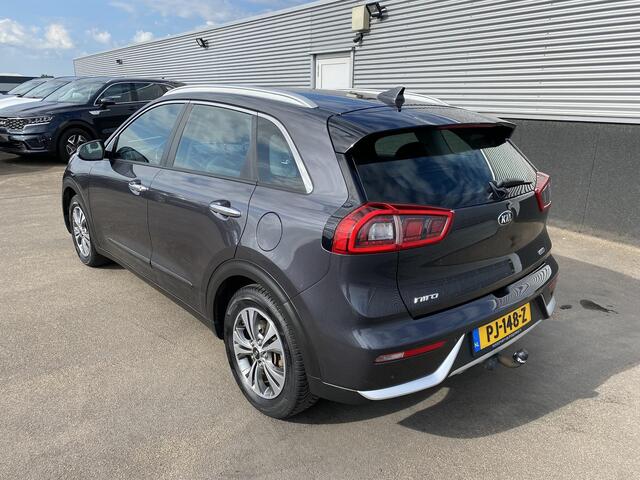 KIA Niro 1.6 GDi Hybrid First Edition Navigatie, Trekhaak, Nieuw geleverd en dealeronderhouden, parkeersensoren, achteruitrij camera, cruise control, Apple CarPlay/Android auto,