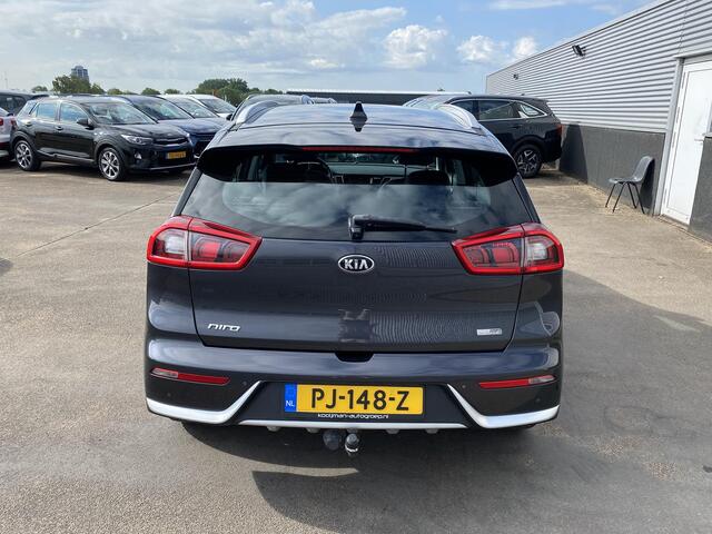 KIA Niro 1.6 GDi Hybrid First Edition Navigatie, Trekhaak, Nieuw geleverd en dealeronderhouden, parkeersensoren, achteruitrij camera, cruise control, Apple CarPlay/Android auto,