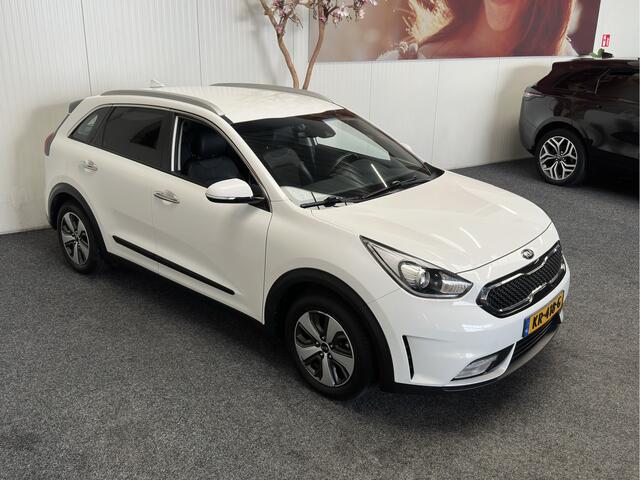 KIA Niro 1.6 GDi Hybrid First Edition STOF/LEDER NAVIGATIE CRUISE CONTROL CLIMATE CONTROL APPLE CARPLAY/ANDROID RIJSTROOKSENSOREN ACHTERUITRIJCAMERA AFNEEMBARE TREKHAAK ZEER MOOI !! 3010