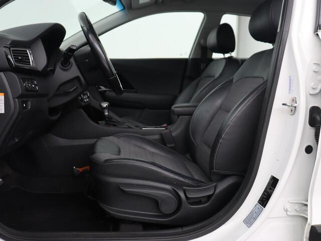KIA Niro 1.6 GDi Hybrid DynamicLine | Trekhaak | Camera | Carplay | Half leder | Navigatie | Parkeerhulp | Climate control | Cruise control