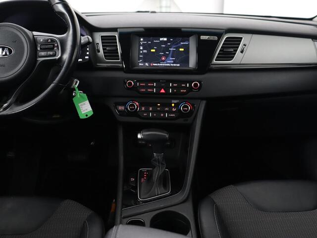 KIA Niro 1.6 GDi Hybrid DynamicLine | Trekhaak | Camera | Carplay | Half leder | Navigatie | Parkeerhulp | Climate control | Cruise control