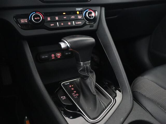 KIA Niro 1.6 GDi Hybrid DynamicLine | Trekhaak | Camera | Carplay | Half leder | Navigatie | Parkeerhulp | Climate control | Cruise control