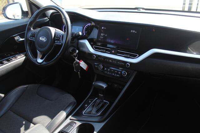 KIA Niro 1.6 GDi Hybrid DynamicLine Automaat/Navigatie/Adaptive cruise control/Apple carplay/Achteruitrijcamera/Parkeersensoren/Climate control/Lane assist/DAB.