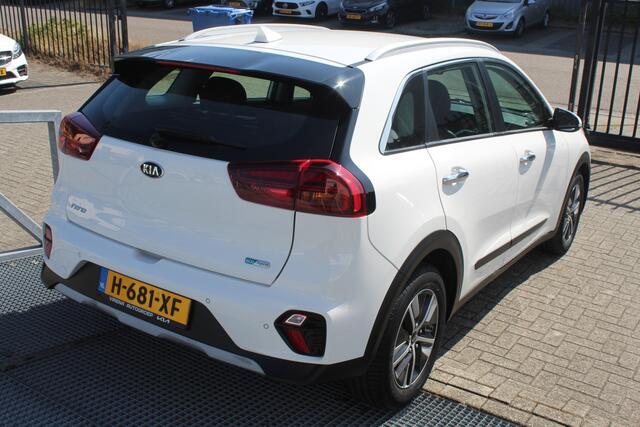 KIA Niro 1.6 GDi Hybrid DynamicLine Automaat/Navigatie/Adaptive cruise control/Apple carplay/Achteruitrijcamera/Parkeersensoren/Climate control/Lane assist/DAB.