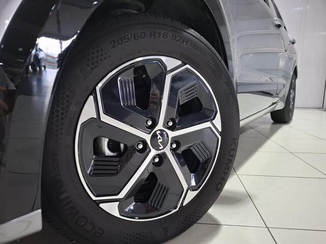 KIA Niro 1.6 GDi Hybrid DynamicLine incl.trekhaak, 1.300 kilo trekgewicht, Apple Carplay/Android Auto, Navigatie, Camera.