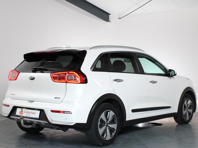 KIA Niro 1.6 GDi Hybrid First Edition Trekhaak, Stoel/Stuurverwarming, Apple Carplay/Android Auto, Navigatie,