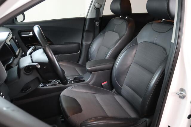 KIA Niro 1.6 GDi Hybrid First Edition Trekhaak, Stoel/Stuurverwarming, Apple Carplay/Android Auto, Navigatie,