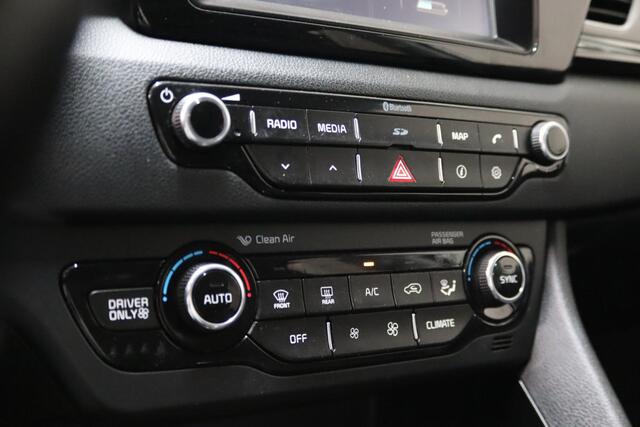 KIA Niro 1.6 GDi Hybrid First Edition Trekhaak, Stoel/Stuurverwarming, Apple Carplay/Android Auto, Navigatie,