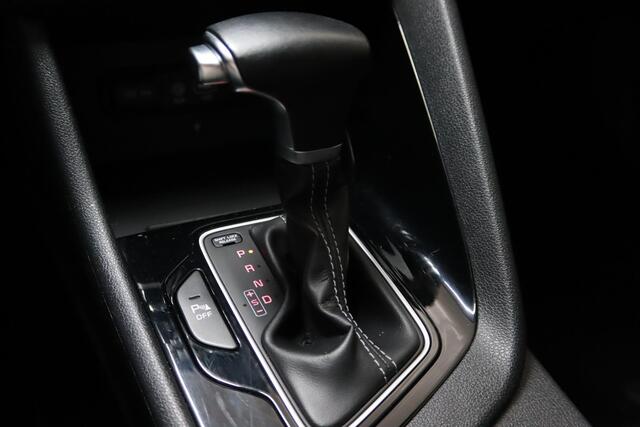 KIA Niro 1.6 GDi Hybrid First Edition Trekhaak, Stoel/Stuurverwarming, Apple Carplay/Android Auto, Navigatie,