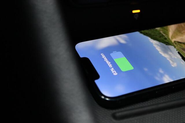 KIA Niro 1.6 GDi Hybrid First Edition Trekhaak, Stoel/Stuurverwarming, Apple Carplay/Android Auto, Navigatie,