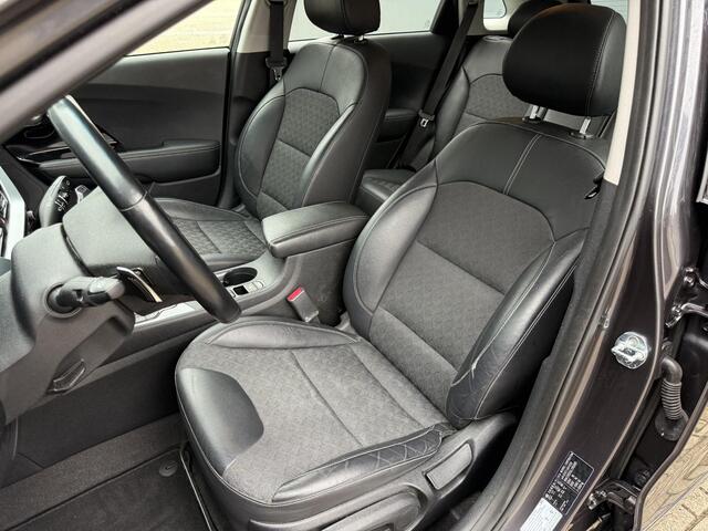 KIA Niro 1.6 GDi PHEV DynamicPlusLine / Automaat / Navigatie/ Cruise Control Adaptief / Climate Control / Camera / Bluetooth / Stoel&Stuur verwarming / Android&Apple Carplay