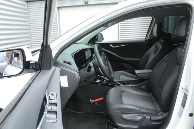KIA Niro 1.6 GDi Hybrid 141pk DynamicLine DCT6 NL-Auto NAP Clima Cruise Navi Camera Carplay Dig. Cockpit 16"LMV Trekhaak 1300kg