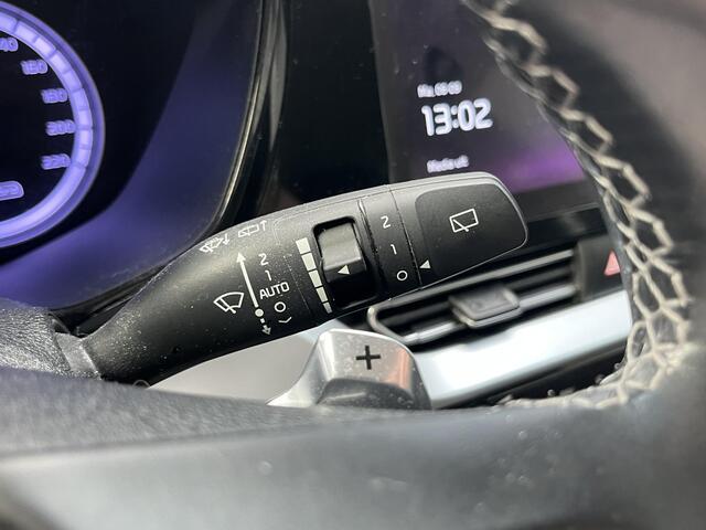 KIA Niro 1.6 GDi Hybrid DynamicLine met All Season Banden en een Trekhaak!