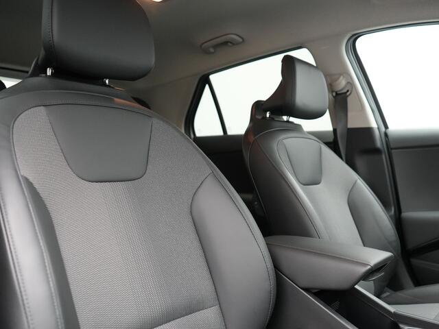 KIA Niro 1.6 GDi DynamicLine Plug In Hybrid 182pk Dealer O.H PHEV | Trekhaak Afneembaar | Adaptive Cruise | Stoelen & Stuur Verwarmd | Apple Carplay | Virtual | Navigatie | Keyless | DAB |