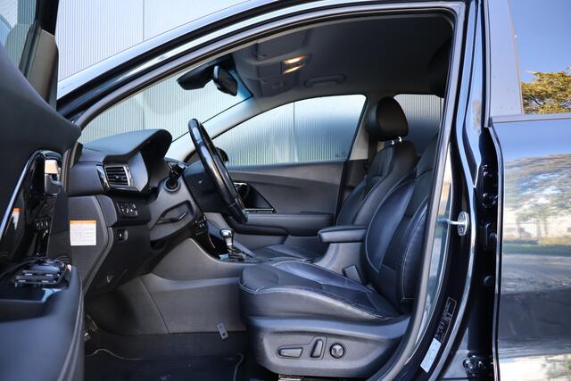 KIA Niro 1.6 GDi Hybrid ExecutiveLine | Origineel NL | Leder | Camera | JBL Audio | Winter Pakket | ACC | Stoelverkoeling |