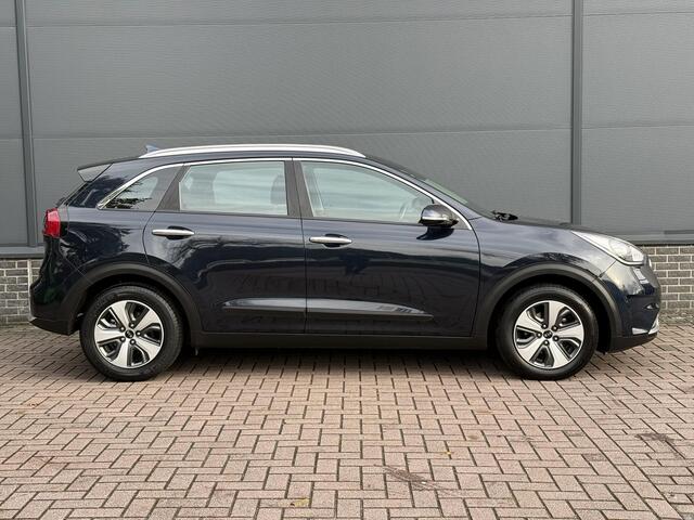 KIA Niro 1.6 GDi Hybrid DynamicLine / Eerste Eigenaar / Dealer Onderhouden / Navigatie / Parkeersensoren Achter / Apple Carplay&Android Auto /