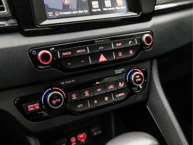 KIA Niro 1.6 GDi Hybrid DynamicLine 142Pk Automaat (APPLE CARPLAY, NAVIGATIE, CLIMATE, CAMERA, GETINT GLAS, SPORTSTOELEN, LEDER, LANE ASSIST, NIEUWE APK, NIEUWSTAAT)