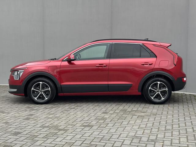 KIA Niro 1.6 GDi PHEV DynamicLine Automaat / Fabrieksgarantie tot 5-2028 / Dealer onderhouden / 1.300kg trekgewicht / All season banden / Stuur & Stoelverwarming / Apple Carplay Android Auto / Camera /