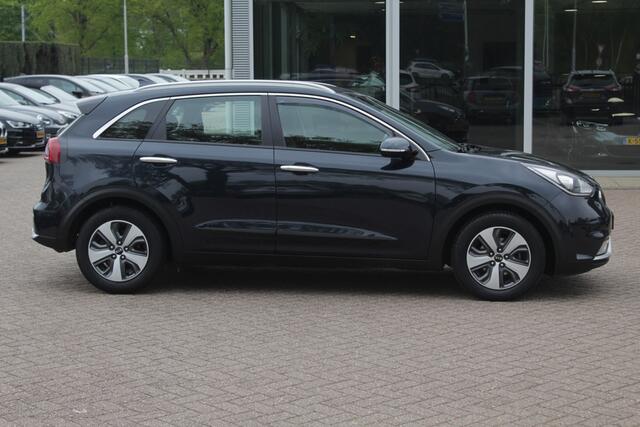 KIA Niro 1.6 GDi Hybrid ExecutiveLine / Camera / Leder / Navigatie / Leder / 16'' / Stuur+Stoelverwarming / Cruise Control