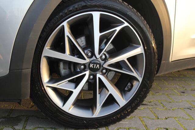 KIA Niro 1.6 GDi Hybrid DynamicPlusLine | Incl. 12 maanden garantie | Stuur & stoelverwarming | LED | Adapt. Cruise | Schuif/kantel dak | Trekhaak afneembaar | Camera | 100% dealer onderhouden | Keyless | Navi | Apple Carplay | Dodehoek detectie | Bomvolle uitvoer