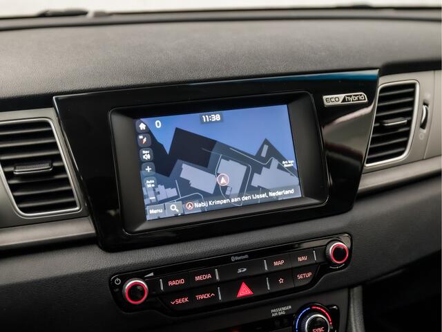 KIA Niro 1.6 GDi Hybrid Automaat (APPLE CARPLAY, NAVIGATIE, CLIMATE, CAMERA, SPORTSTOELEN, CRUISE, PARKEERSENSOREN, NIEUWSTAAT)