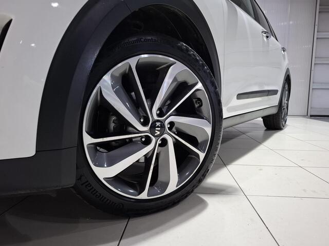 KIA Niro 1.6 GDi Hybrid Design Edition , Stoel en Stuur verwarming, schuif kantel dak. Navigatie.