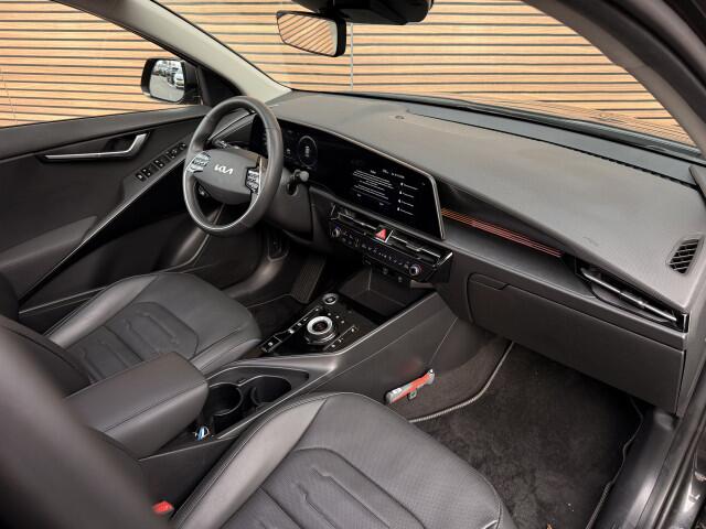 KIA Niro DynamicPlusLine 64.8 kWh Schuifdak / Winterpakket / Leer / Camera / Navigatie