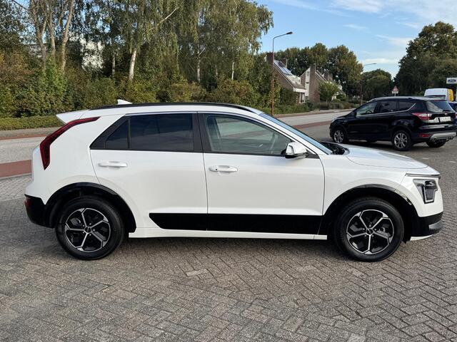 KIA Niro 1.6 GDi PHEV DynamicLine | Stoelverwarming | Adaptieve Cruise control | Bekleding in stof/lederlook | Achteruitrijcamera | Elek Achterklep