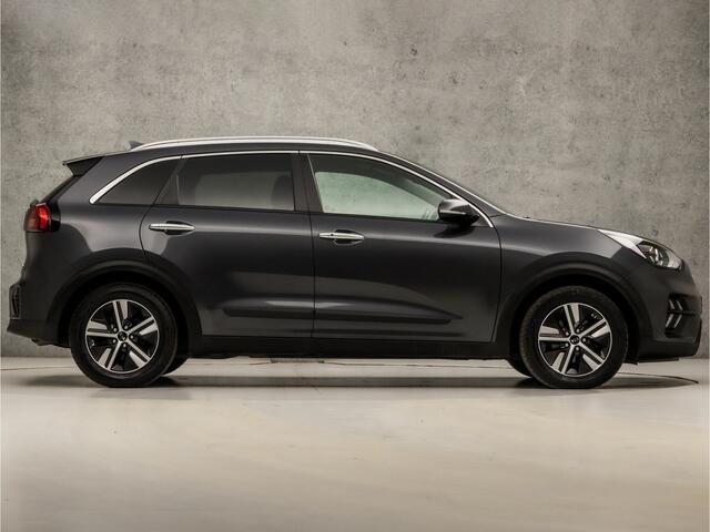 KIA Niro 1.6 GDi Hybrid DynamicLine Automaat (APPLE CARPLAY, GROOT NAVI, CAMERA, LEDER, SPORTSTOELEN, ADAPTIVE CRUISE, KEYLESS, GETINT GLAS, NIEUWE APK, NIEUWSTAAT)