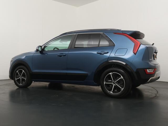 KIA Niro 1.6 GDi Hybrid DynamicPlusLine - Stoel/-Stuuverwarming - Schuif-/Kanteldak - Elektrische Achterklep - Apple Carplay/Android Auto - Achteruitrijcamera - Parkeersensoren Voor en Achter - Fabrieksgarantie t/m 03-07-2031