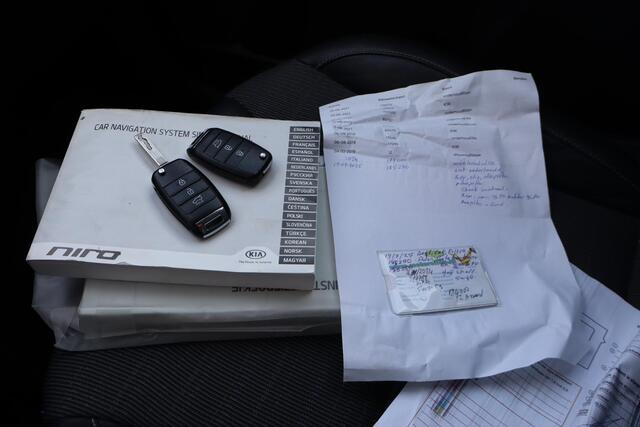 KIA Niro 1.6 GDi Hybrid DynamicLine Navigatie, Cruise control, Camera, Trekhaak, Lichtmetalen wielen