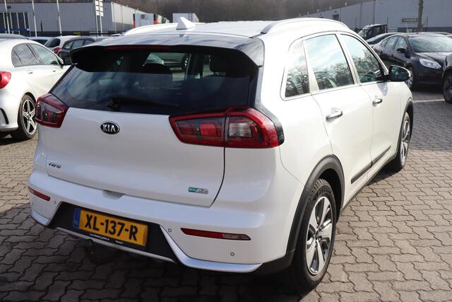 KIA Niro 1.6 GDi Hybrid DynamicLine Navigatie, Cruise control, Camera, Trekhaak, Lichtmetalen wielen