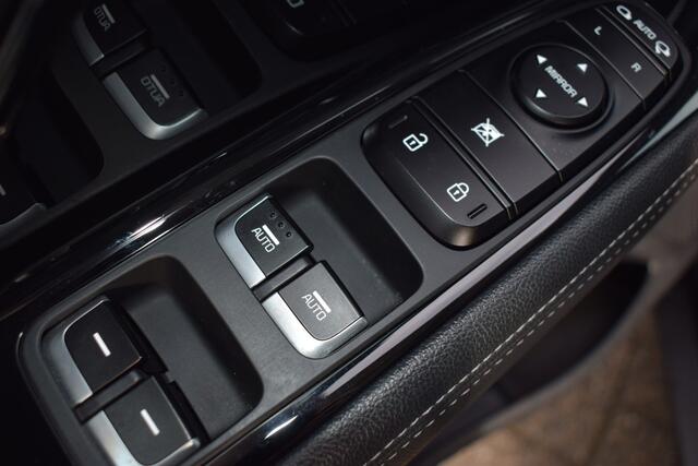 KIA Niro 1.6 GDi Hybrid SportsLine | Stoelverwarming & Koeling | Stuurverwarming | Navigatie | Camera | Leder