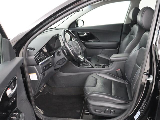 KIA Niro 1.6 GDi Hybrid ExecutiveLine | Schuifdak | Stoelventilatie | Leder | Adaptive cruise | Trekhaak | JBL Sound | Achterbankverwarming | Carplay | Camera | Memory | Navigatie | Keyless | Full LED